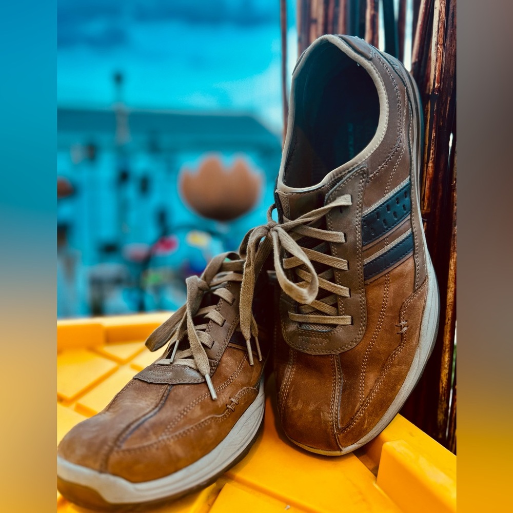 Sketchers men’s size 15 wide air cooled memory foam